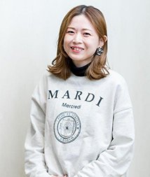 スタイリスト 中満裕子